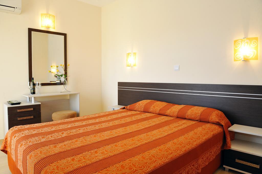 Hotel Iris Nesebar Habitación foto
